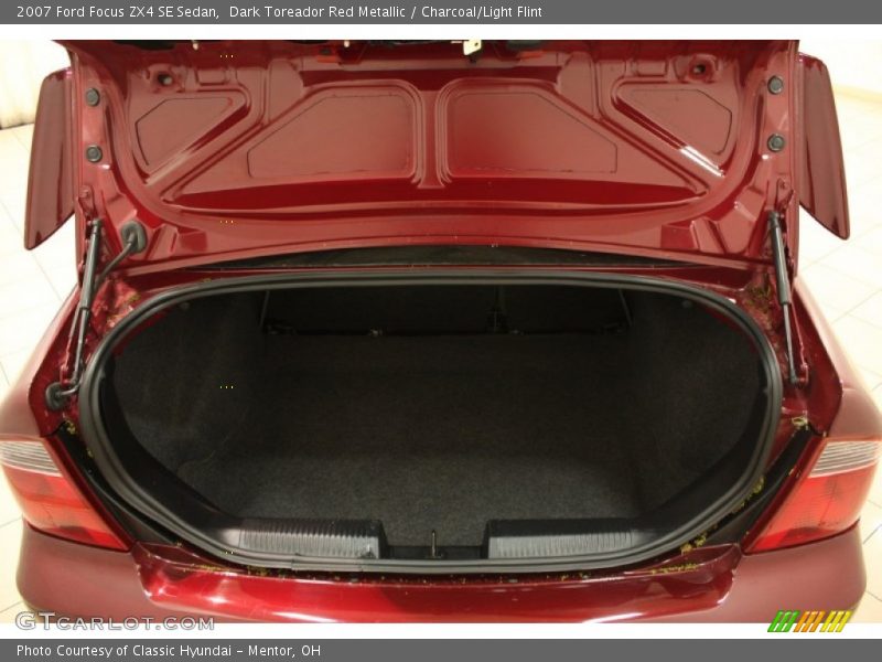  2007 Focus ZX4 SE Sedan Trunk