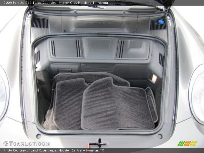  2009 911 Turbo Cabriolet Trunk