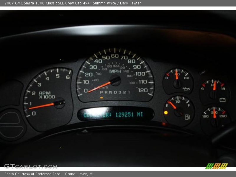Summit White / Dark Pewter 2007 GMC Sierra 1500 Classic SLE Crew Cab 4x4