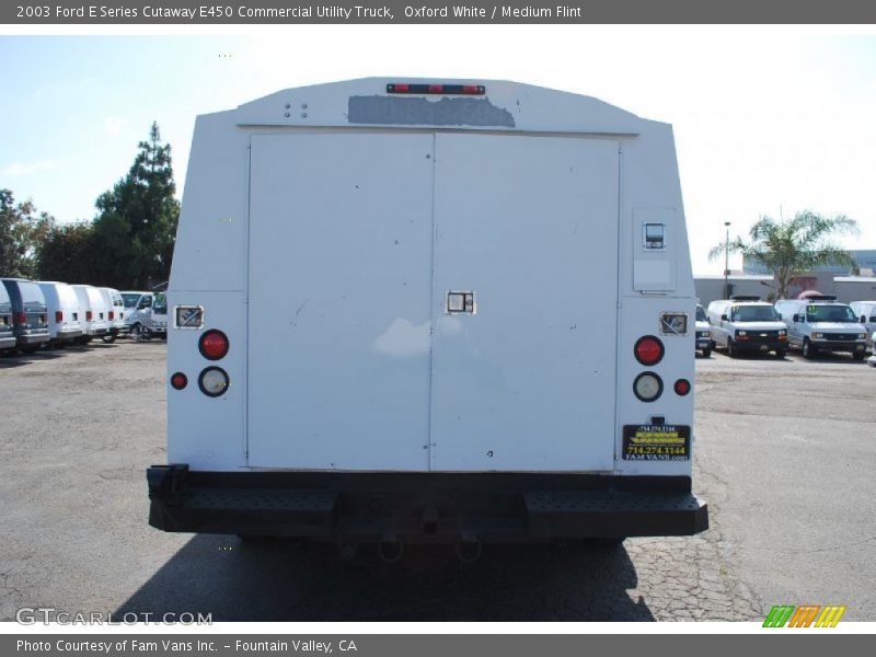 Oxford White / Medium Flint 2003 Ford E Series Cutaway E450 Commercial Utility Truck
