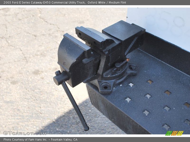 Oxford White / Medium Flint 2003 Ford E Series Cutaway E450 Commercial Utility Truck