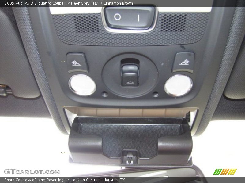 Controls of 2009 A5 3.2 quattro Coupe