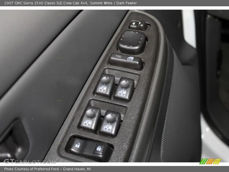Summit White / Dark Pewter 2007 GMC Sierra 1500 Classic SLE Crew Cab 4x4