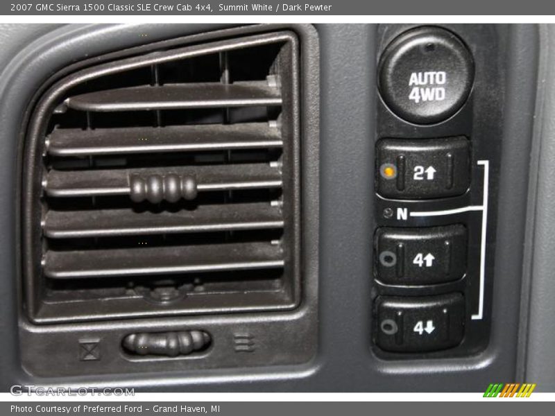 Summit White / Dark Pewter 2007 GMC Sierra 1500 Classic SLE Crew Cab 4x4