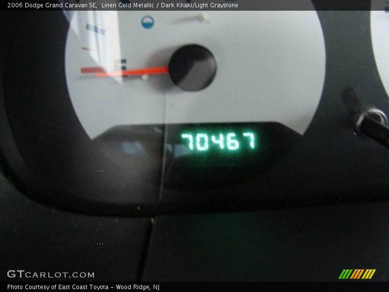 Linen Gold Metallic / Dark Khaki/Light Graystone 2006 Dodge Grand Caravan SE