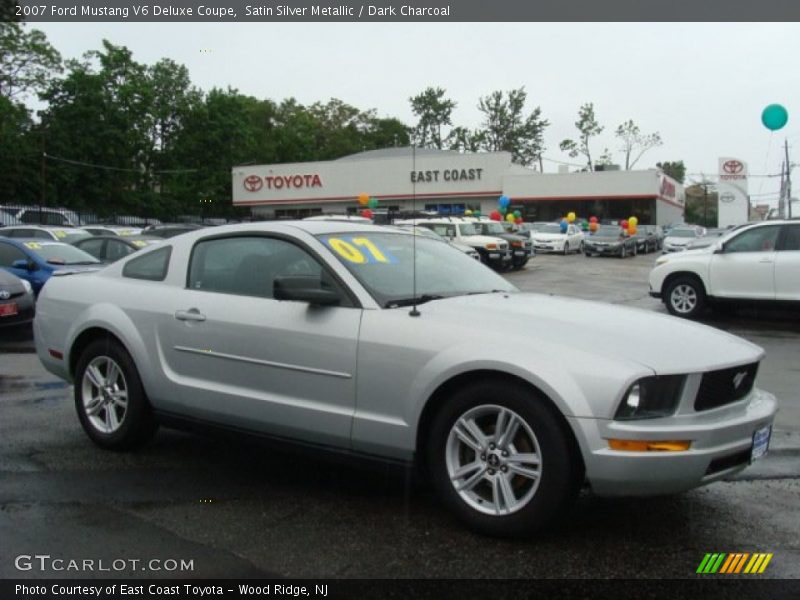 Satin Silver Metallic / Dark Charcoal 2007 Ford Mustang V6 Deluxe Coupe