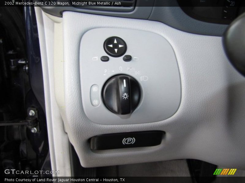 Controls of 2002 C 320 Wagon