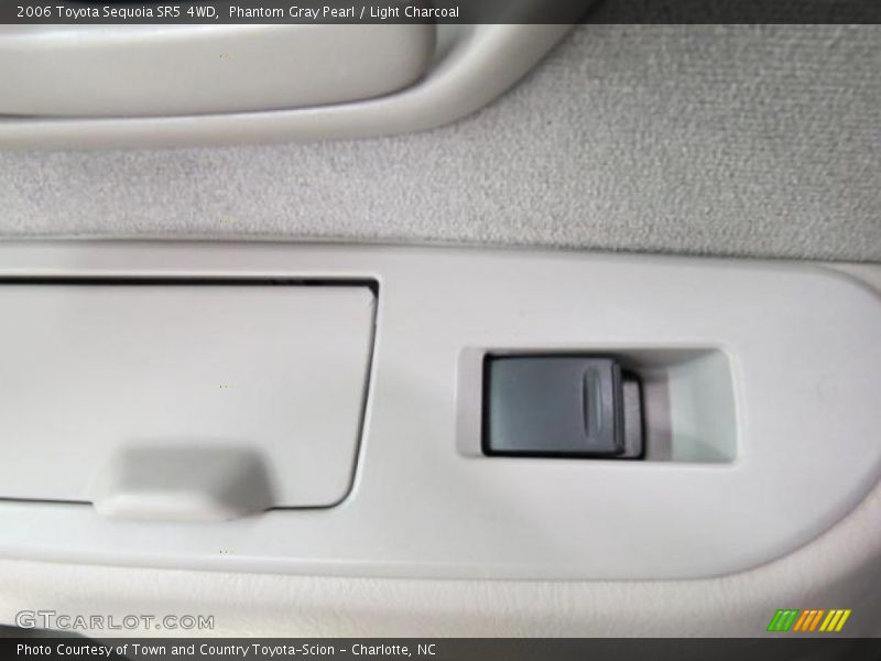Phantom Gray Pearl / Light Charcoal 2006 Toyota Sequoia SR5 4WD