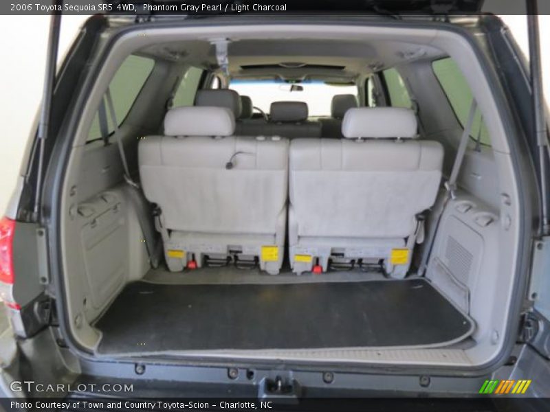 Phantom Gray Pearl / Light Charcoal 2006 Toyota Sequoia SR5 4WD