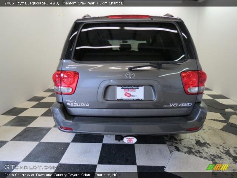Phantom Gray Pearl / Light Charcoal 2006 Toyota Sequoia SR5 4WD