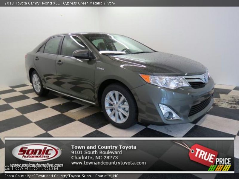 Cypress Green Metallic / Ivory 2013 Toyota Camry Hybrid XLE