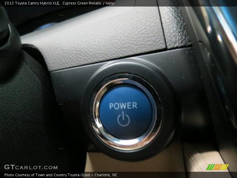Cypress Green Metallic / Ivory 2013 Toyota Camry Hybrid XLE