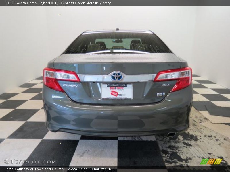 Cypress Green Metallic / Ivory 2013 Toyota Camry Hybrid XLE