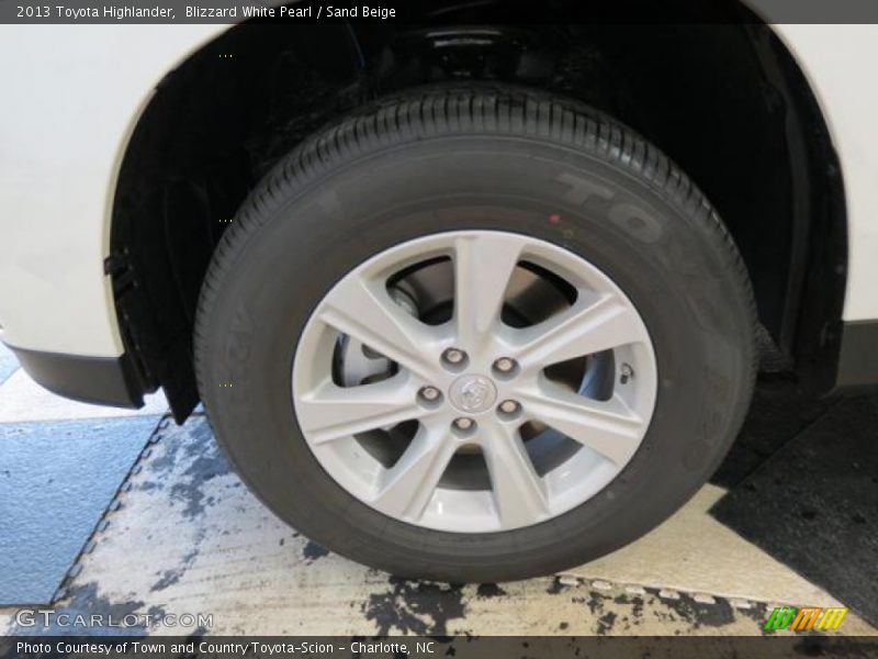 Blizzard White Pearl / Sand Beige 2013 Toyota Highlander