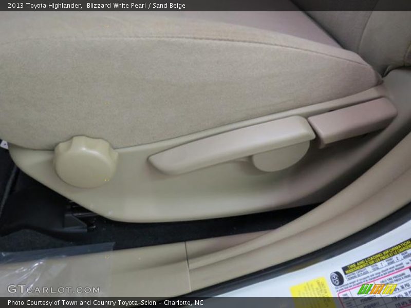 Blizzard White Pearl / Sand Beige 2013 Toyota Highlander