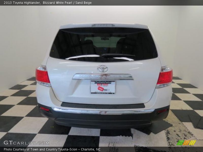 Blizzard White Pearl / Sand Beige 2013 Toyota Highlander