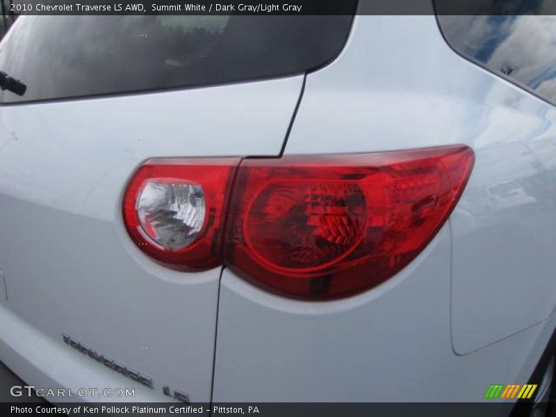 Summit White / Dark Gray/Light Gray 2010 Chevrolet Traverse LS AWD