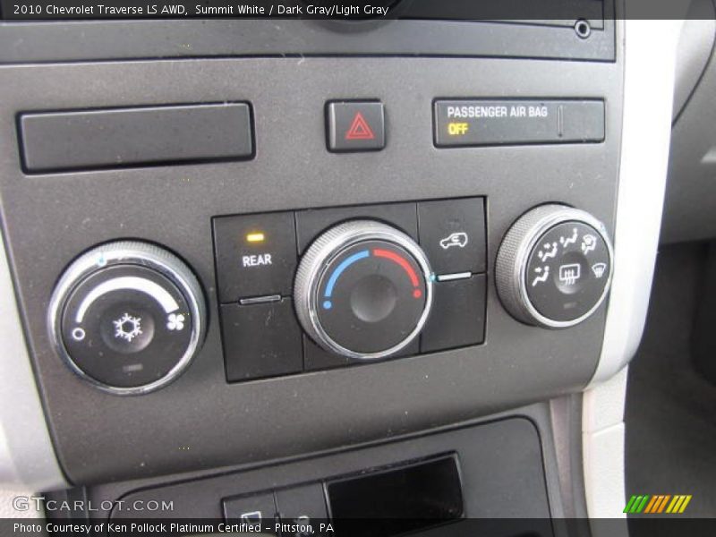 Summit White / Dark Gray/Light Gray 2010 Chevrolet Traverse LS AWD