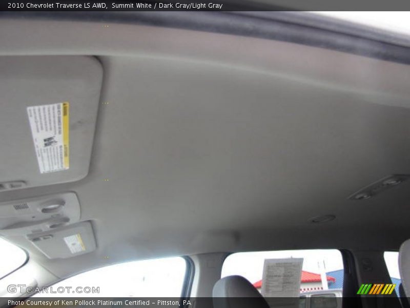 Summit White / Dark Gray/Light Gray 2010 Chevrolet Traverse LS AWD