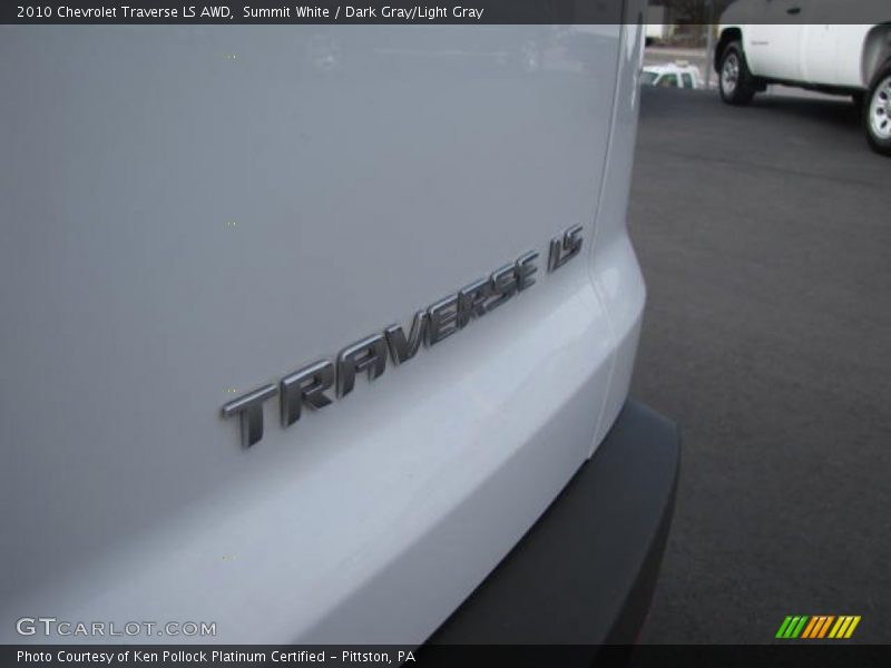 Summit White / Dark Gray/Light Gray 2010 Chevrolet Traverse LS AWD