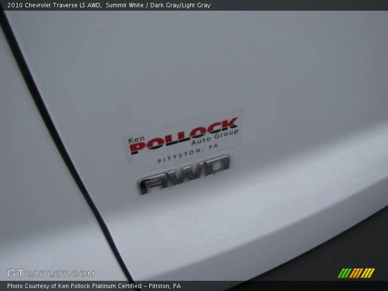 Summit White / Dark Gray/Light Gray 2010 Chevrolet Traverse LS AWD