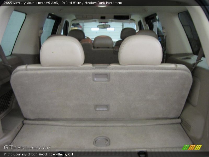 Oxford White / Medium Dark Parchment 2005 Mercury Mountaineer V6 AWD