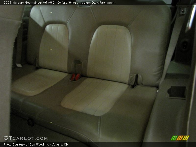 Oxford White / Medium Dark Parchment 2005 Mercury Mountaineer V6 AWD