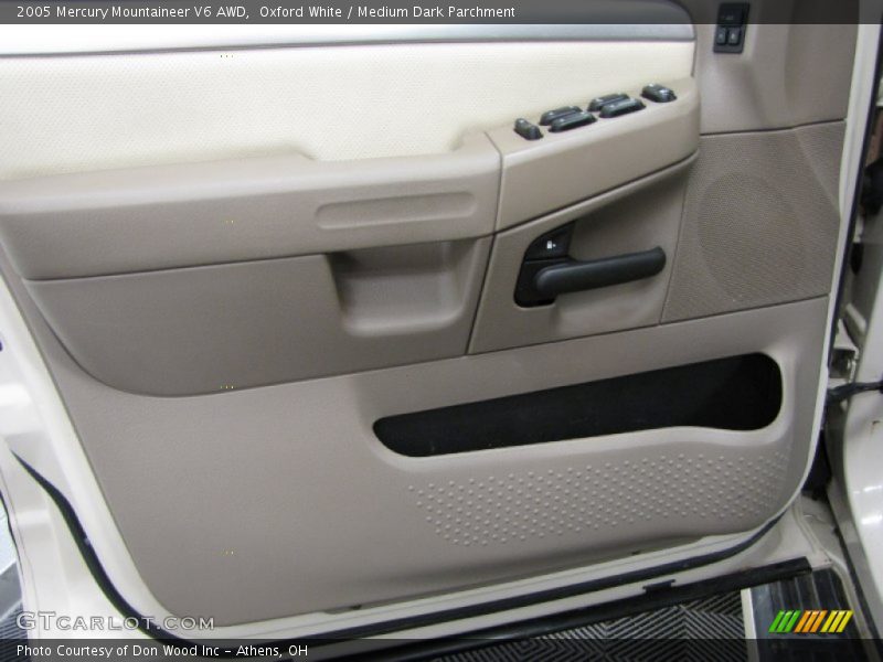 Oxford White / Medium Dark Parchment 2005 Mercury Mountaineer V6 AWD