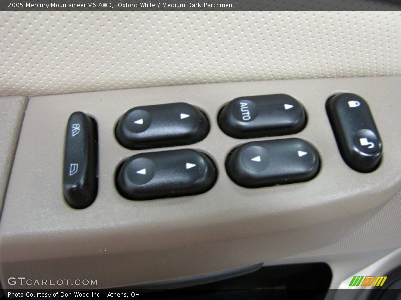 Oxford White / Medium Dark Parchment 2005 Mercury Mountaineer V6 AWD