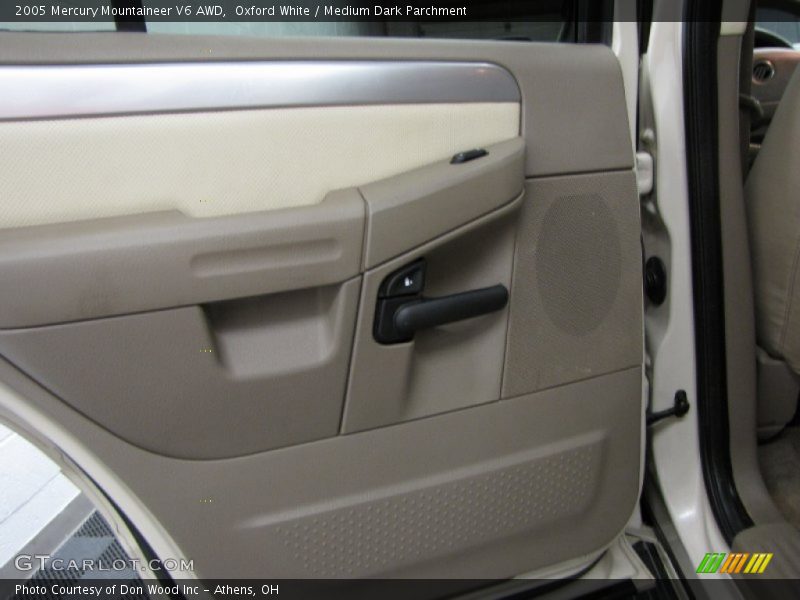Oxford White / Medium Dark Parchment 2005 Mercury Mountaineer V6 AWD