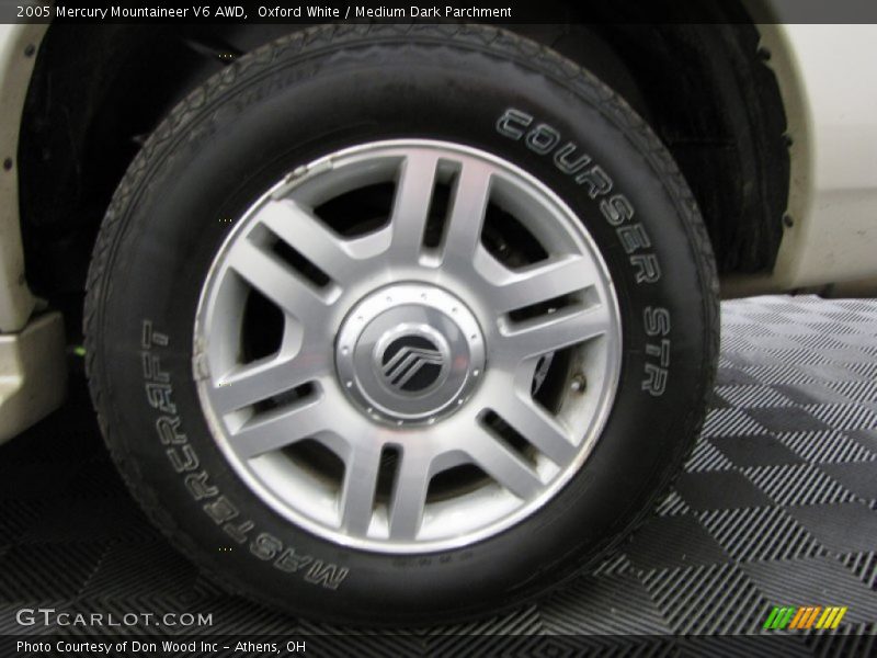 Oxford White / Medium Dark Parchment 2005 Mercury Mountaineer V6 AWD