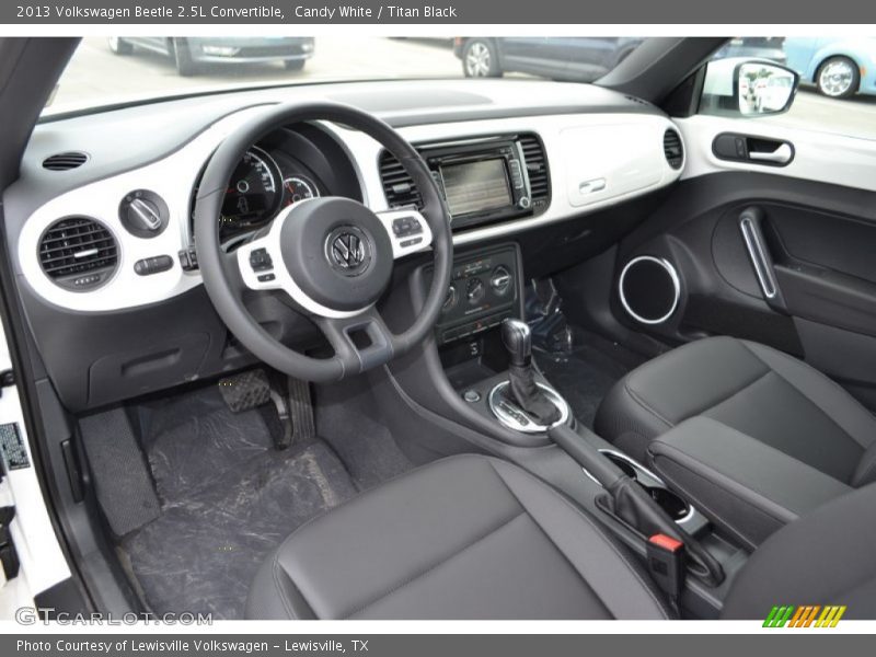 Candy White / Titan Black 2013 Volkswagen Beetle 2.5L Convertible