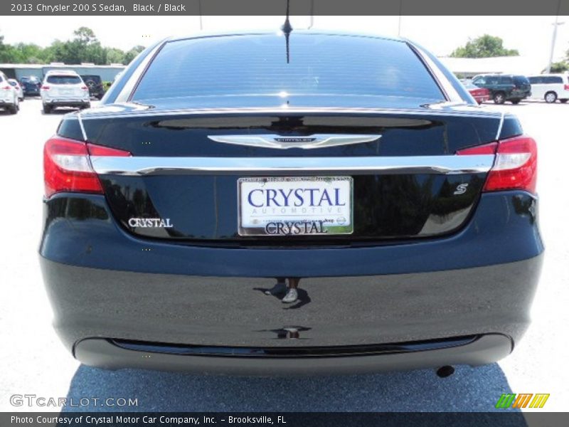 Black / Black 2013 Chrysler 200 S Sedan