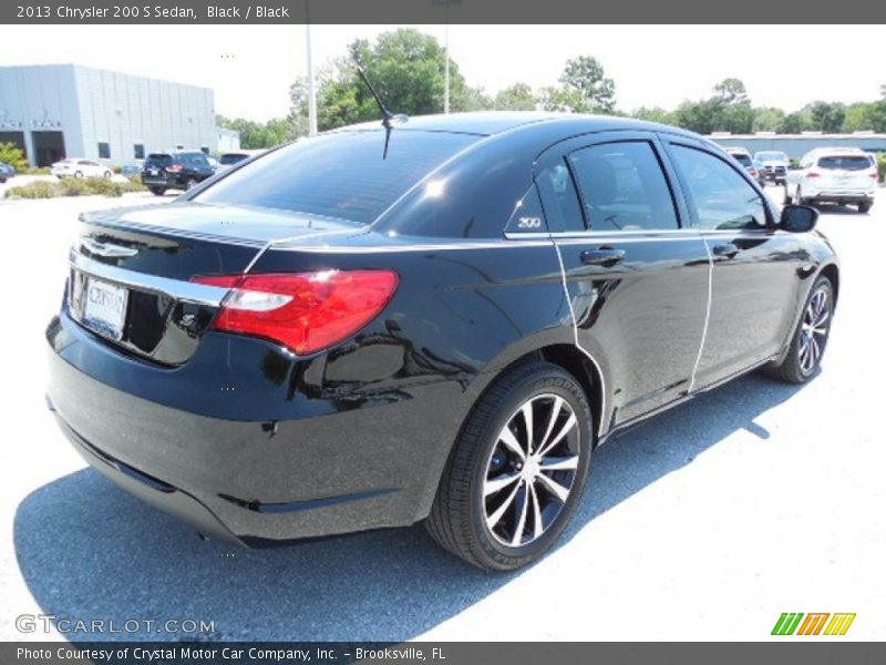 Black / Black 2013 Chrysler 200 S Sedan