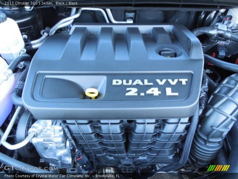 Black / Black 2013 Chrysler 200 S Sedan