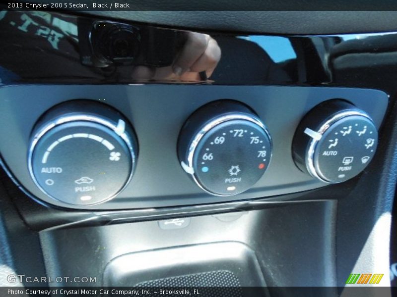 Black / Black 2013 Chrysler 200 S Sedan