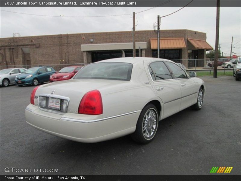 Cashmere Tri-Coat / Light Camel 2007 Lincoln Town Car Signature Limited