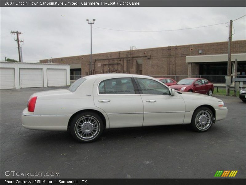 Cashmere Tri-Coat / Light Camel 2007 Lincoln Town Car Signature Limited