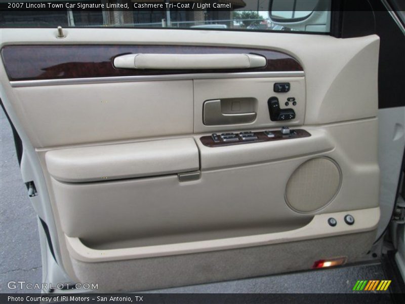 Cashmere Tri-Coat / Light Camel 2007 Lincoln Town Car Signature Limited