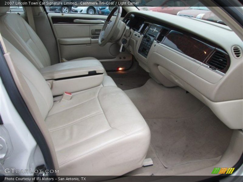 Cashmere Tri-Coat / Light Camel 2007 Lincoln Town Car Signature Limited