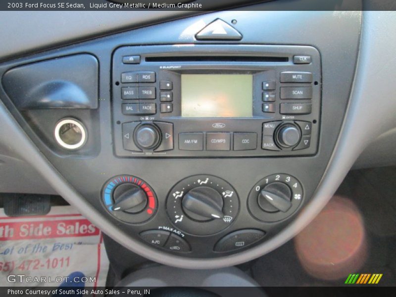 Liquid Grey Metallic / Medium Graphite 2003 Ford Focus SE Sedan