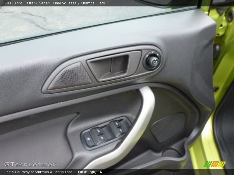 Lime Squeeze / Charcoal Black 2013 Ford Fiesta SE Sedan