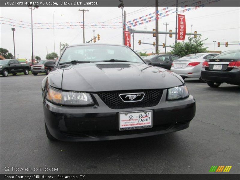 Black / Dark Charcoal 2002 Ford Mustang V6 Coupe