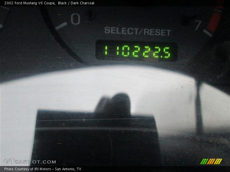 Black / Dark Charcoal 2002 Ford Mustang V6 Coupe