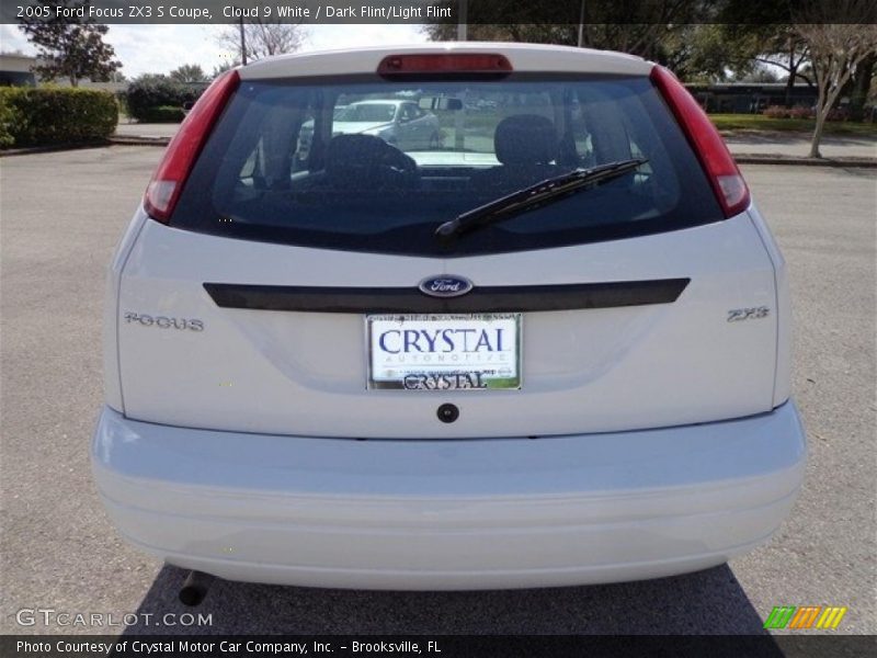 Cloud 9 White / Dark Flint/Light Flint 2005 Ford Focus ZX3 S Coupe