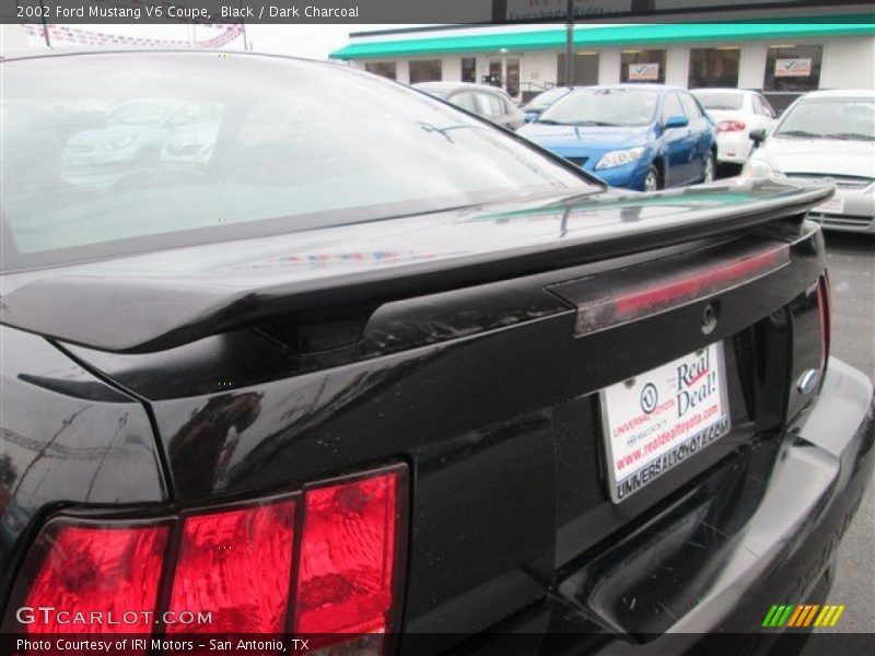 Black / Dark Charcoal 2002 Ford Mustang V6 Coupe