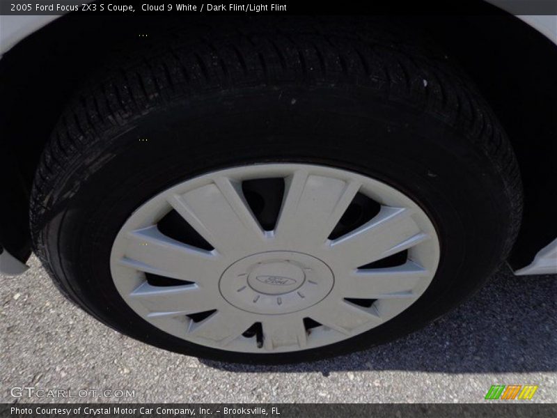 Cloud 9 White / Dark Flint/Light Flint 2005 Ford Focus ZX3 S Coupe