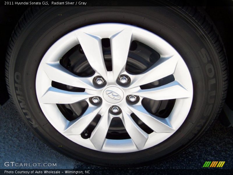 Radiant Silver / Gray 2011 Hyundai Sonata GLS