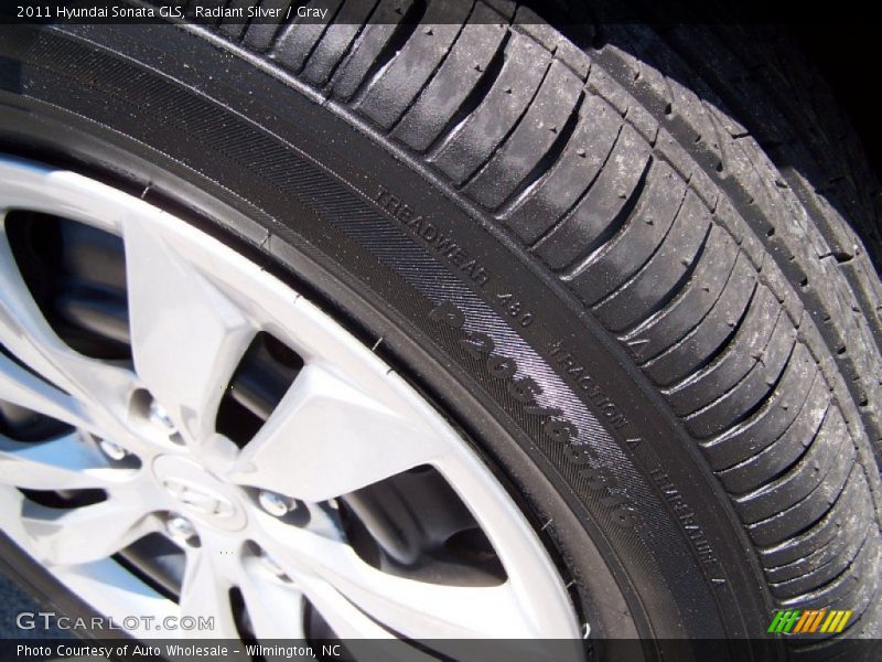 Radiant Silver / Gray 2011 Hyundai Sonata GLS