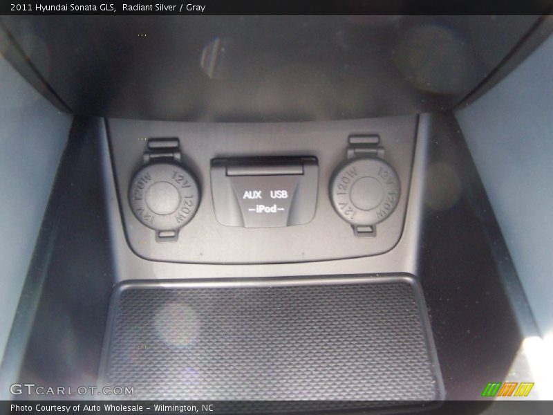 Radiant Silver / Gray 2011 Hyundai Sonata GLS